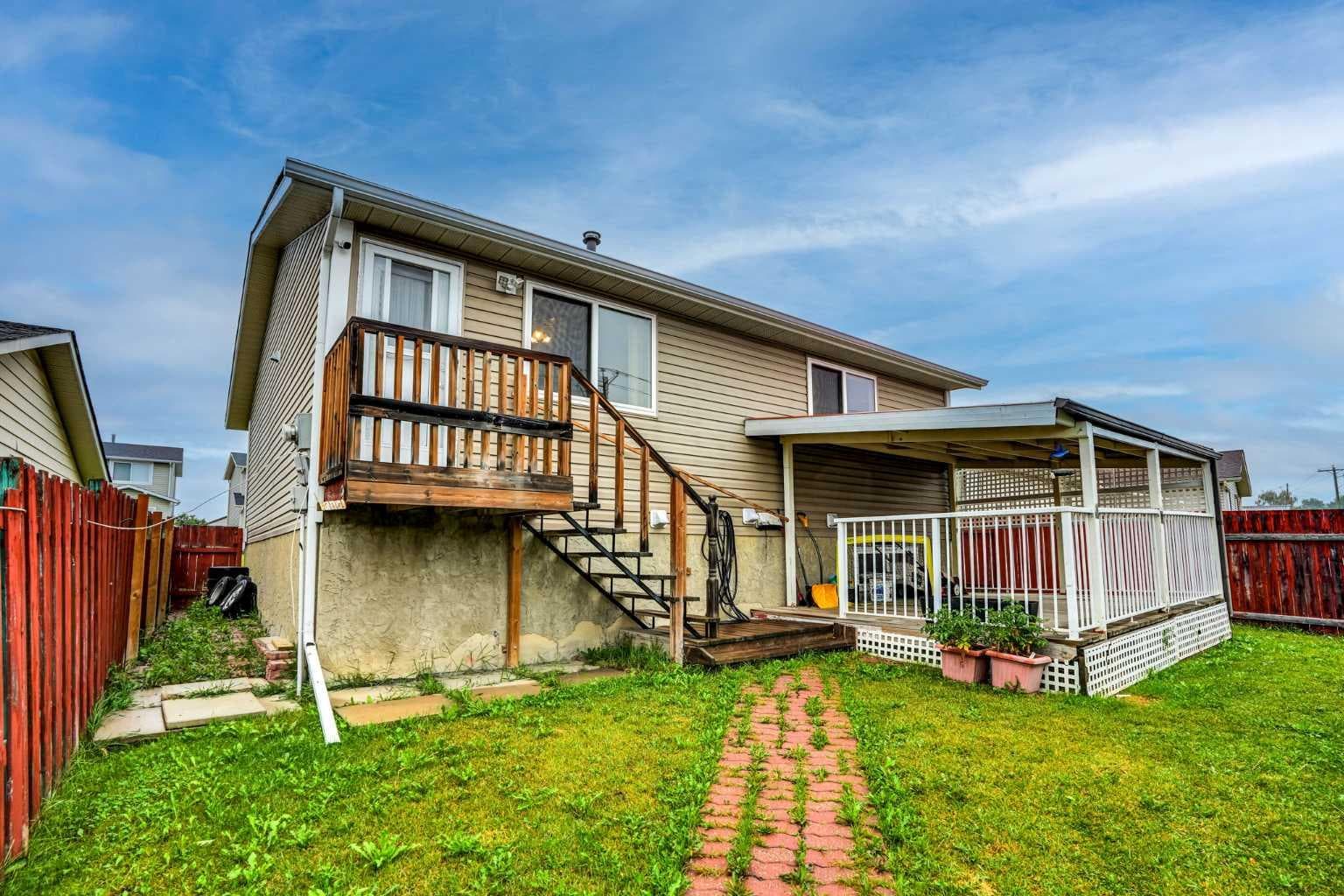 48 Falton Rise NE