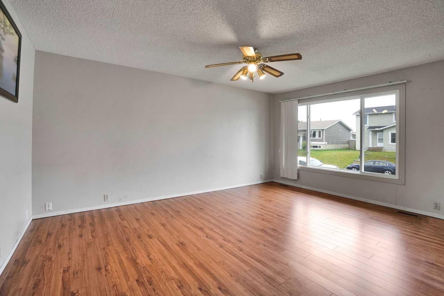 48 Falton Rise NE