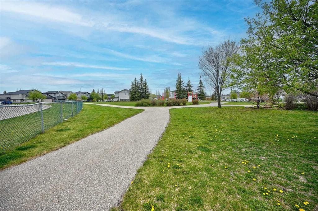 119 Stonegate Crescent NW