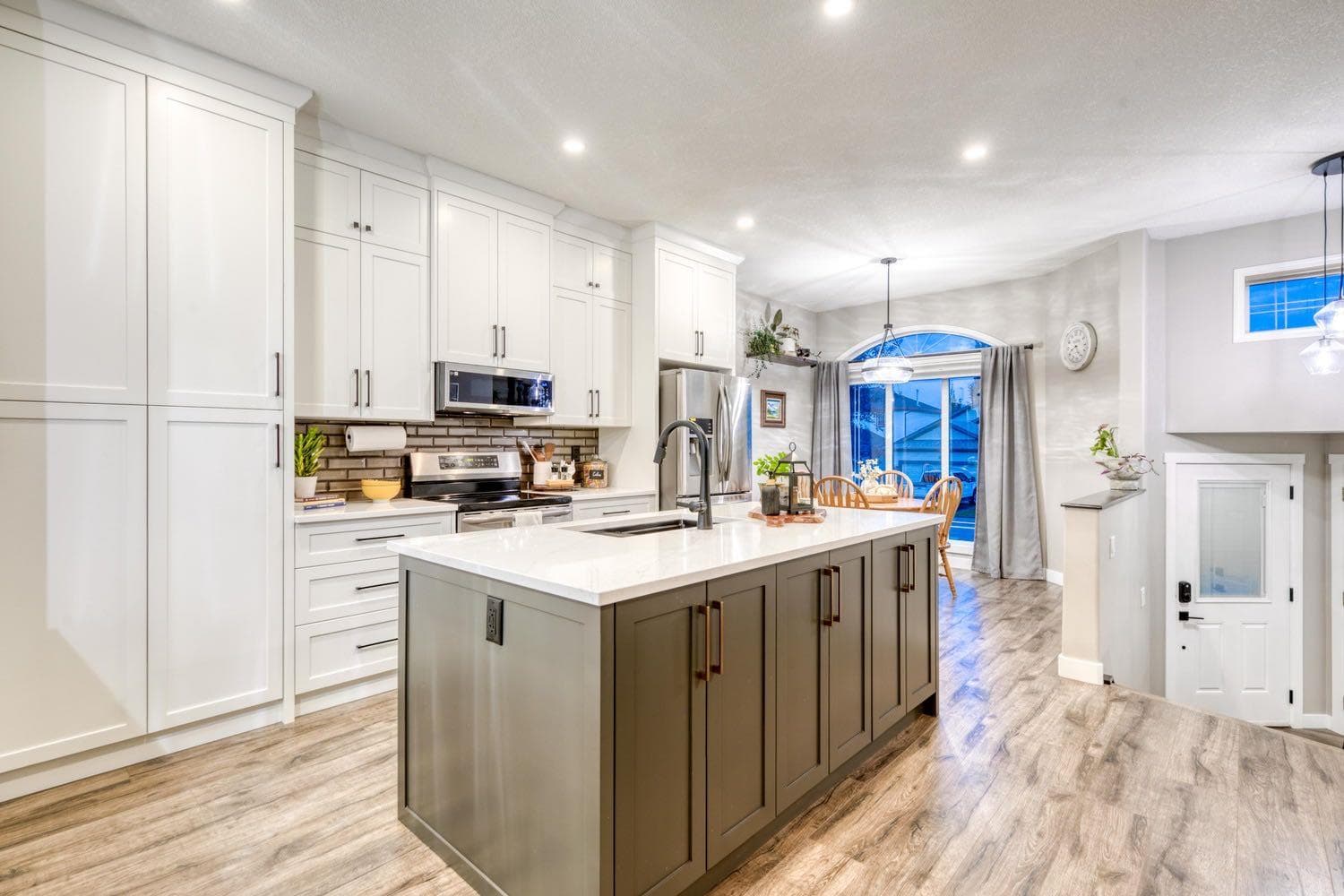 119 Stonegate Crescent NW