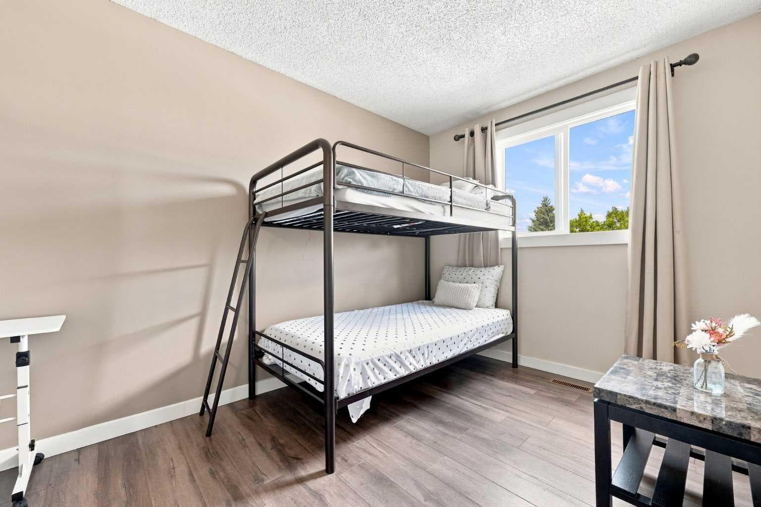 27 Erin Grove Close SE