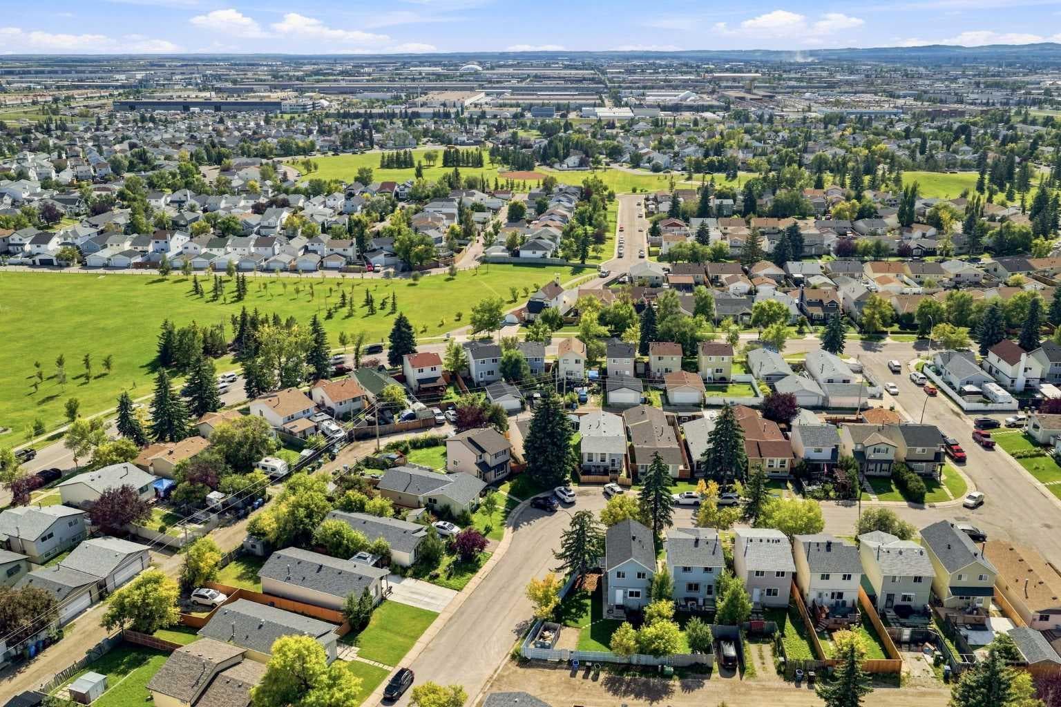27 Erin Grove Close SE