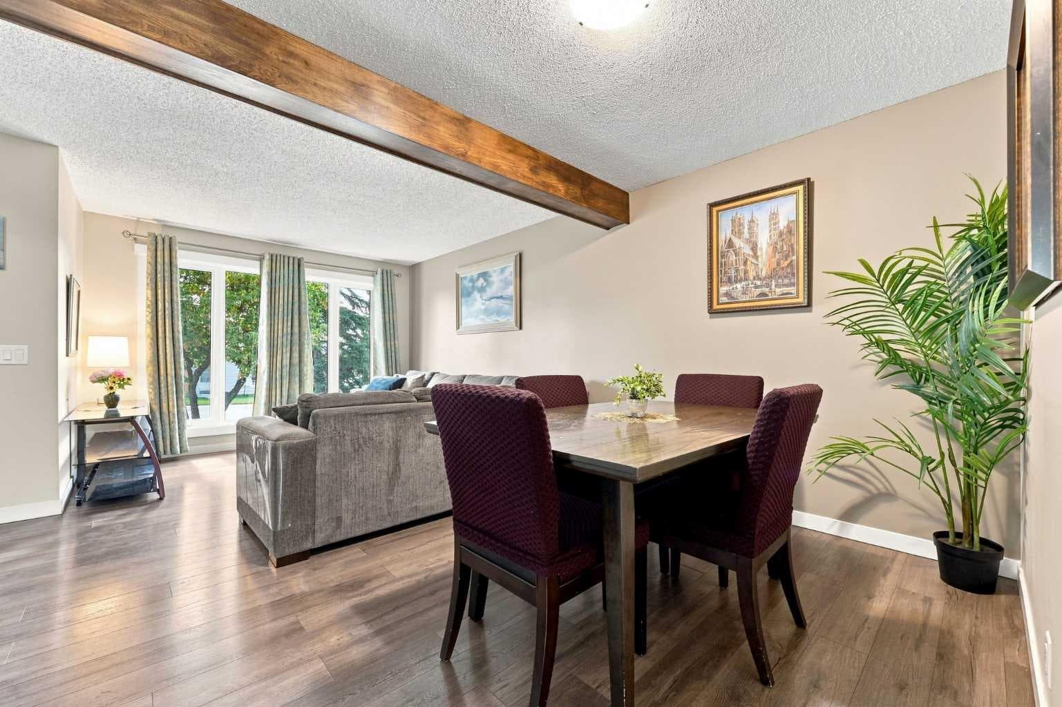 27 Erin Grove Close SE