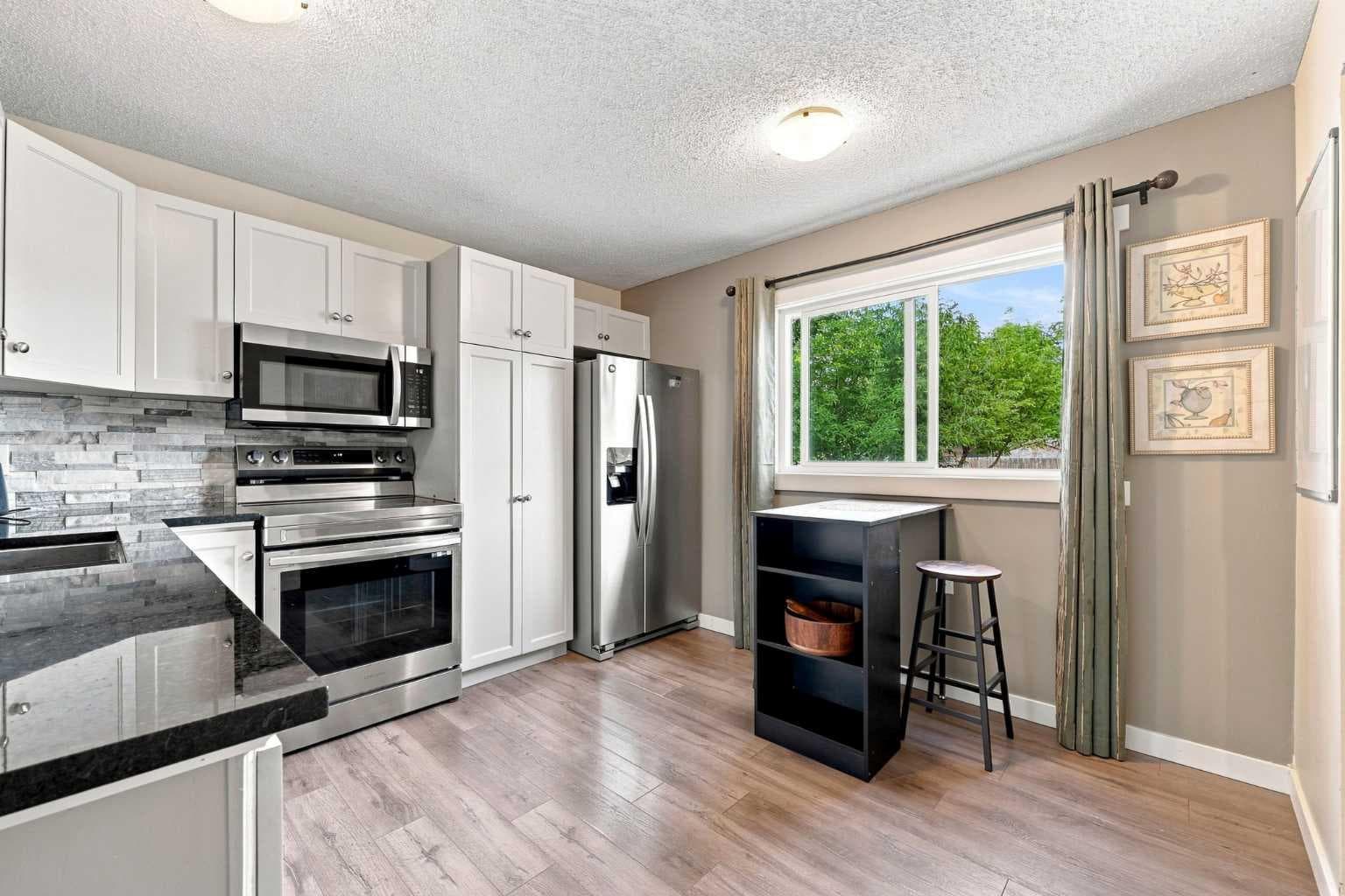 27 Erin Grove Close SE