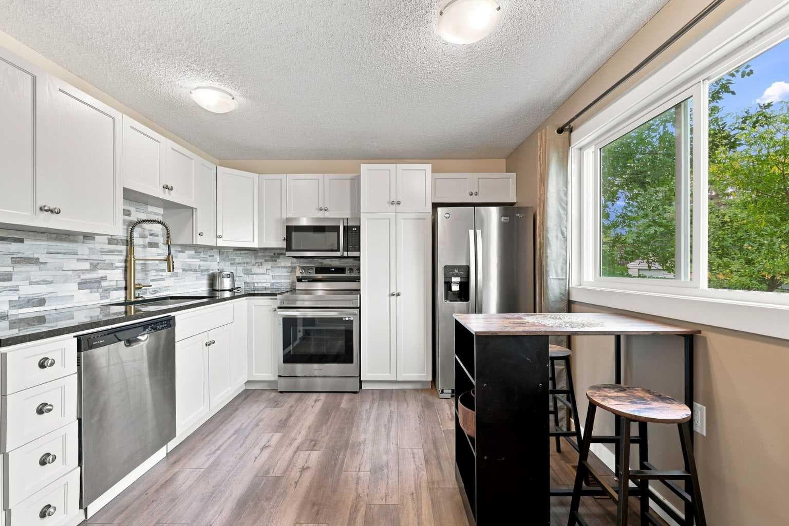 27 Erin Grove Close SE