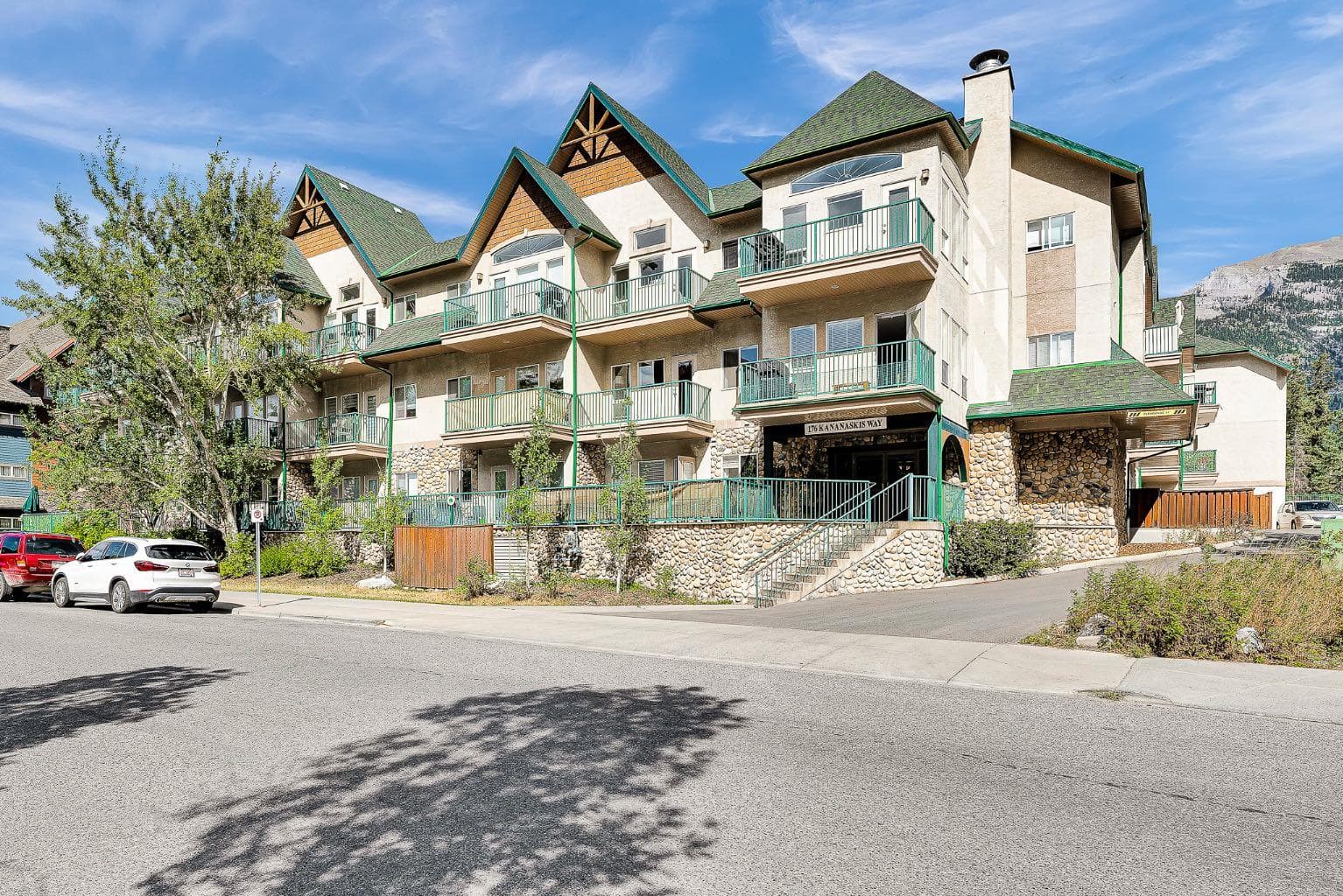 201, 176 Kananaskis Way 