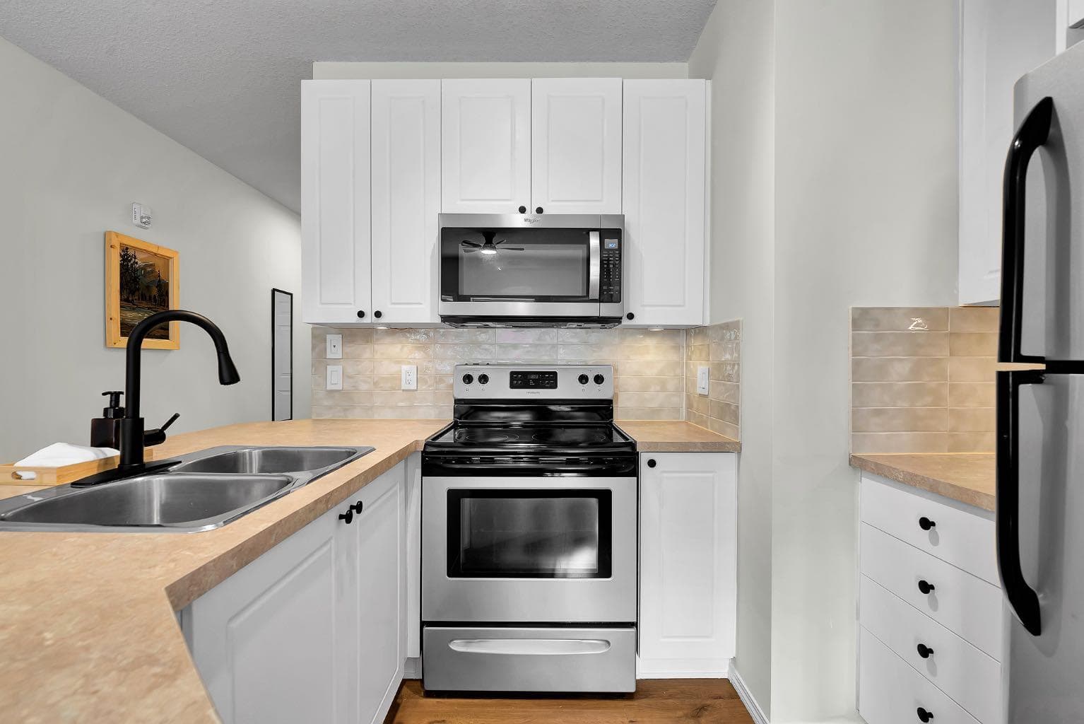 201, 176 Kananaskis Way 