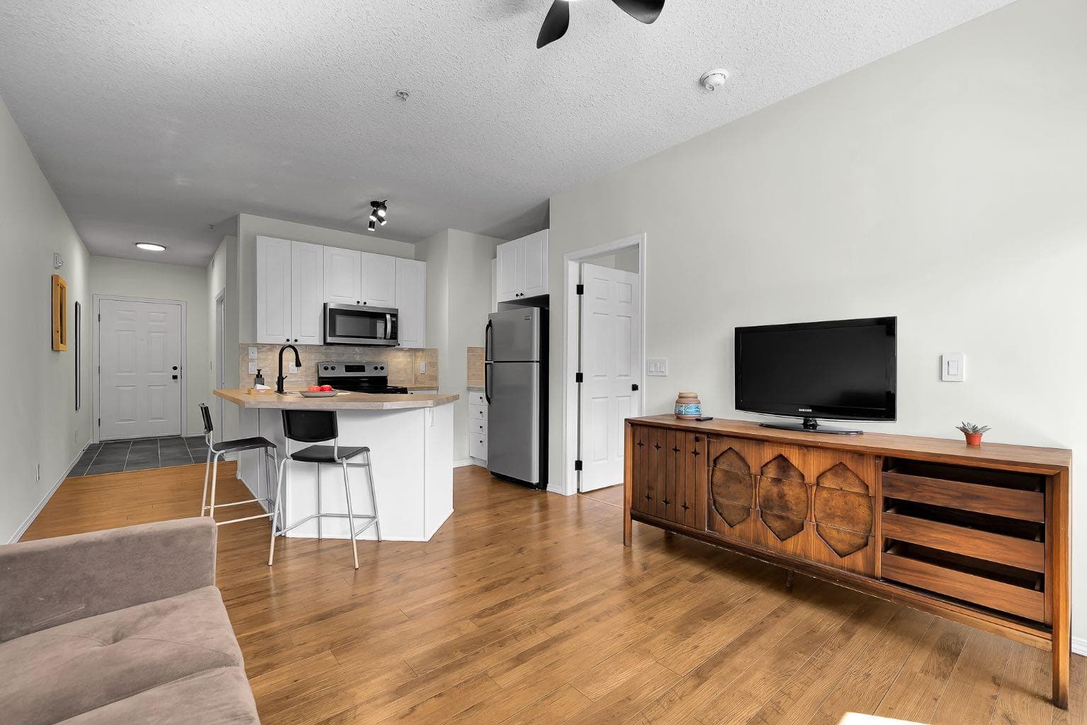 201, 176 Kananaskis Way 