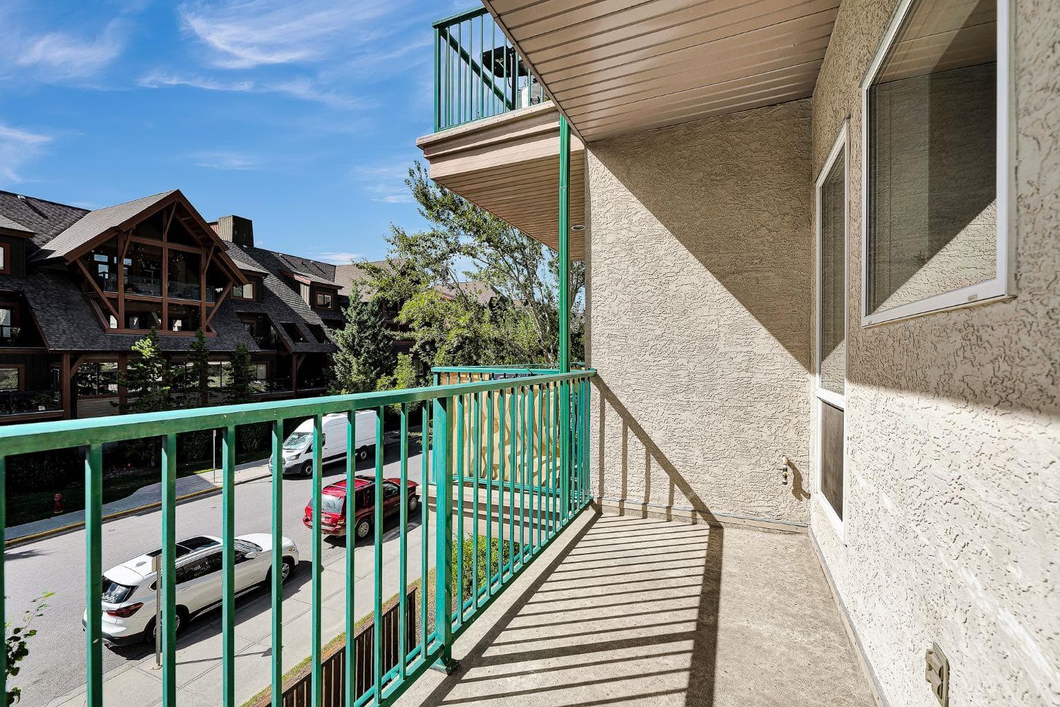 201, 176 Kananaskis Way 