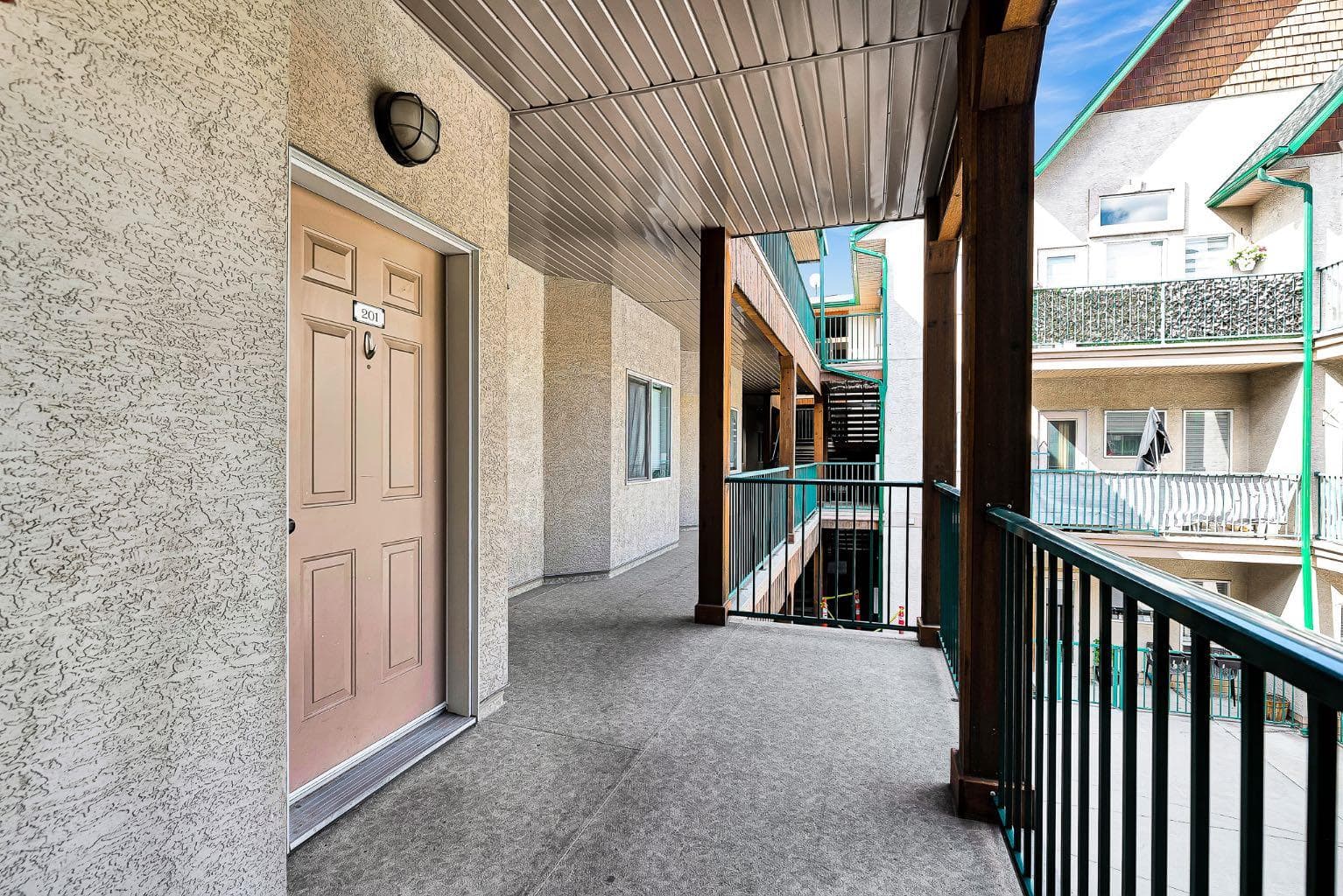 201, 176 Kananaskis Way 