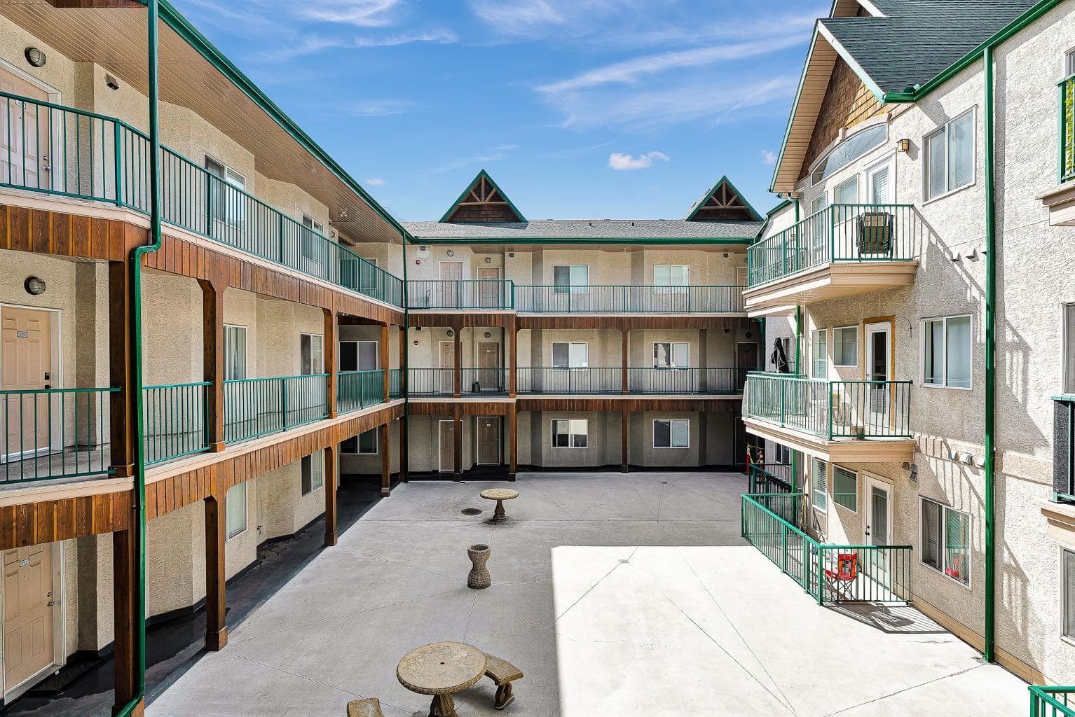 201, 176 Kananaskis Way 