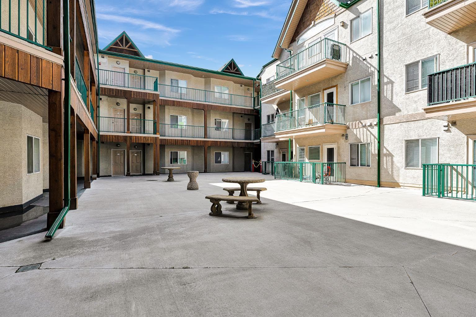 201, 176 Kananaskis Way 