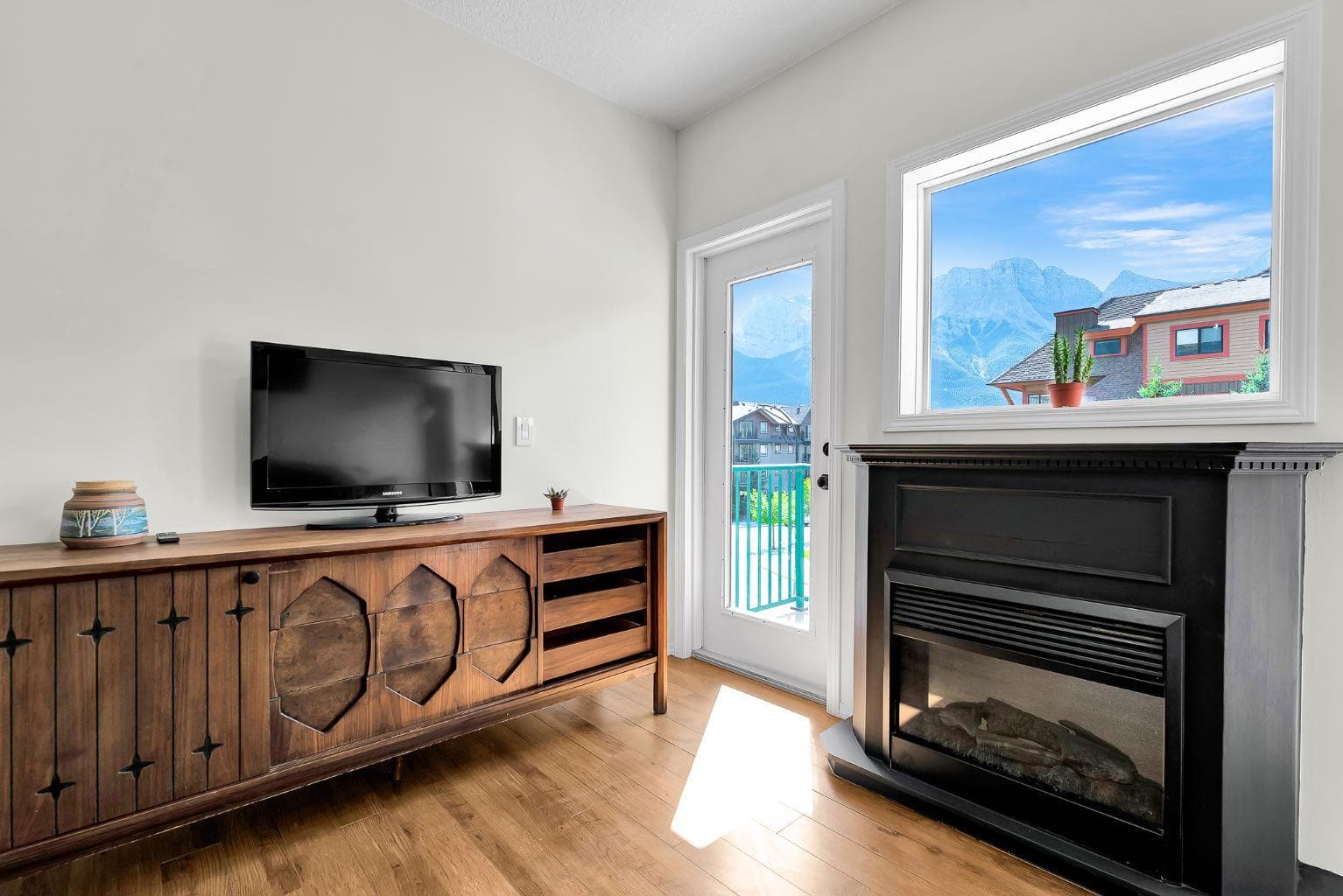 201, 176 Kananaskis Way 