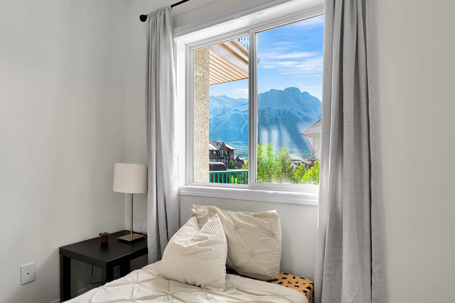 201, 176 Kananaskis Way 