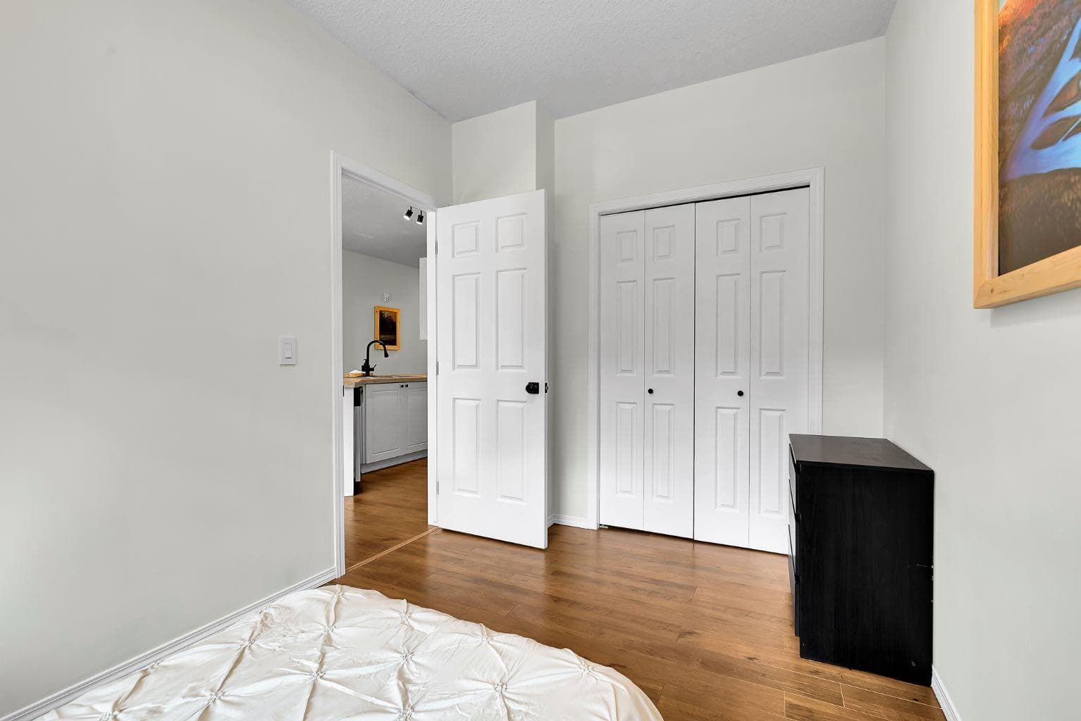 201, 176 Kananaskis Way 