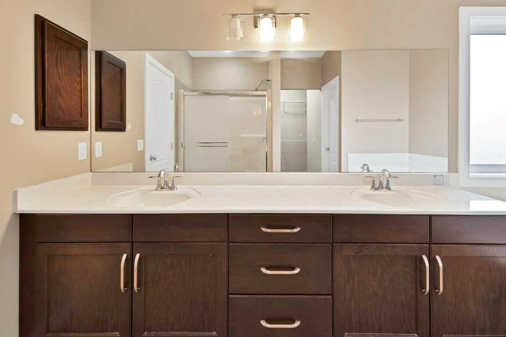 26 Redstone Cove NE