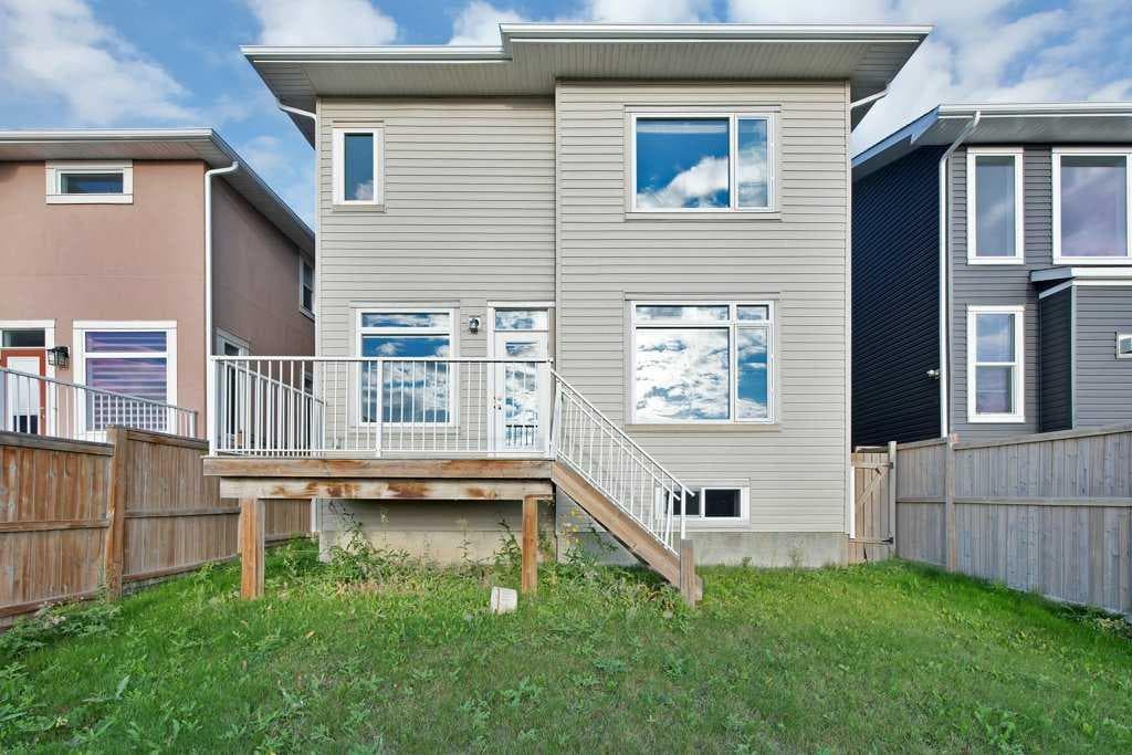 26 Redstone Cove NE