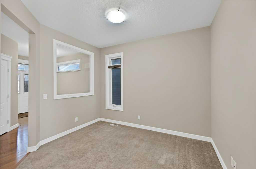 26 Redstone Cove NE