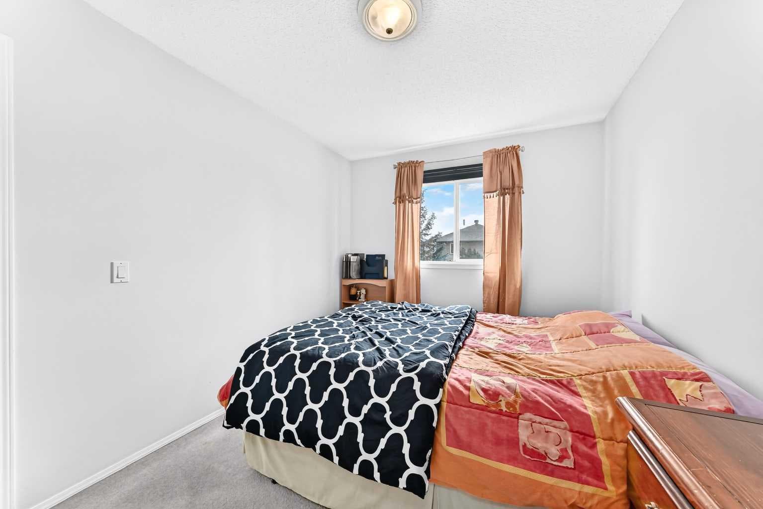 207 Bridlewood Road SW