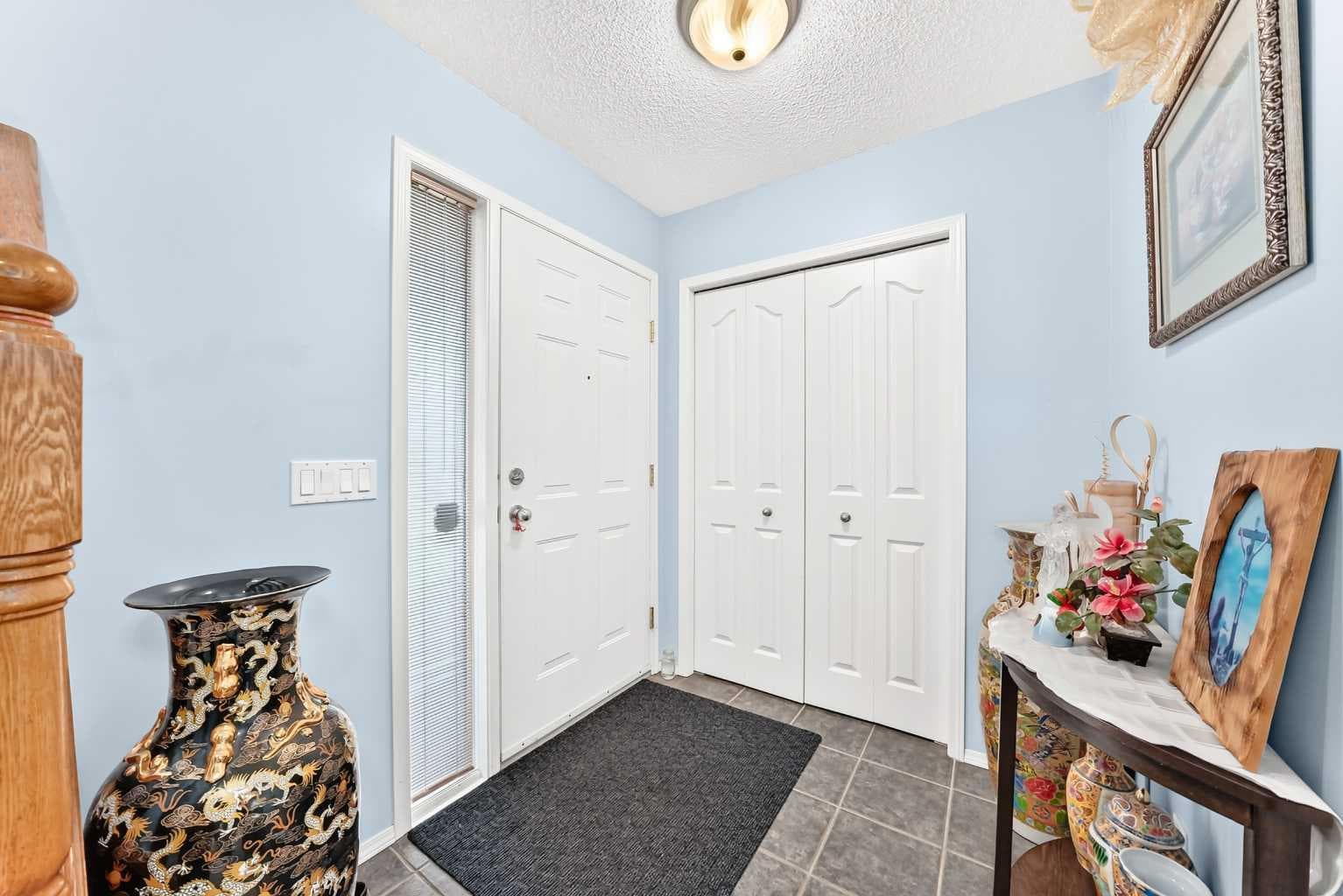 207 Bridlewood Road SW