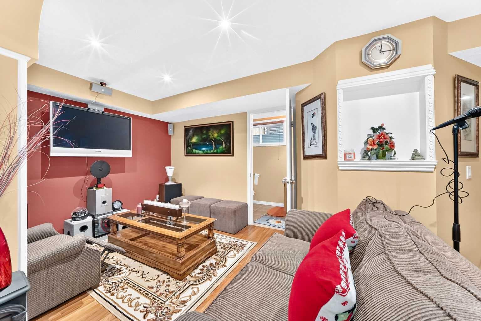207 Bridlewood Road SW
