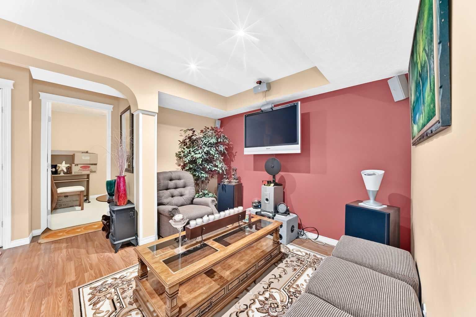 207 Bridlewood Road SW