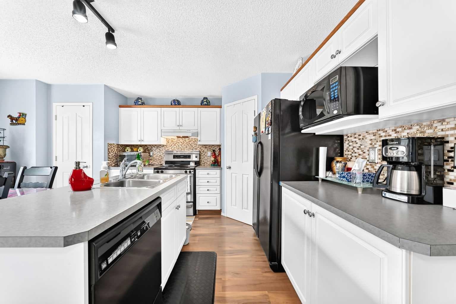 207 Bridlewood Road SW