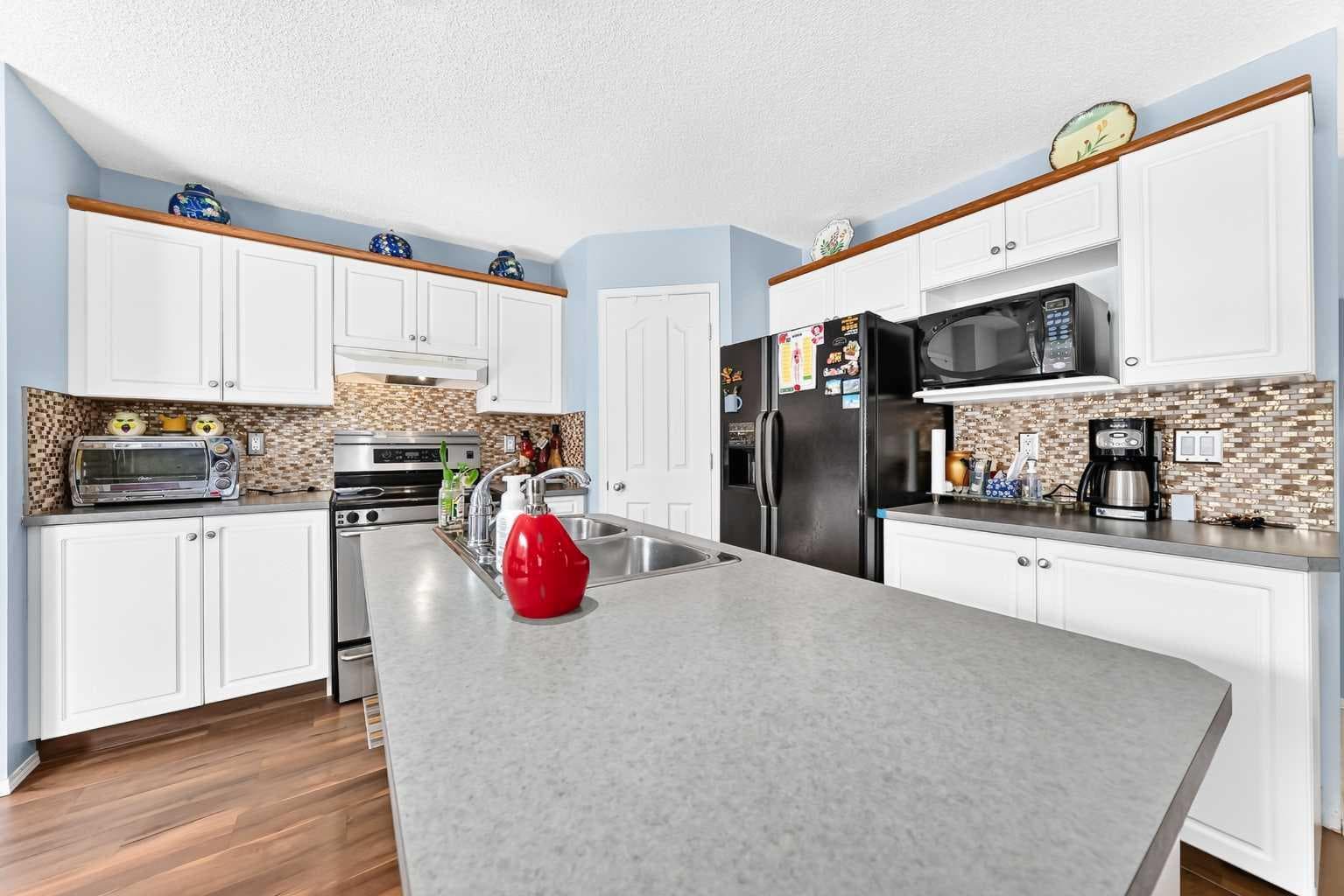 207 Bridlewood Road SW