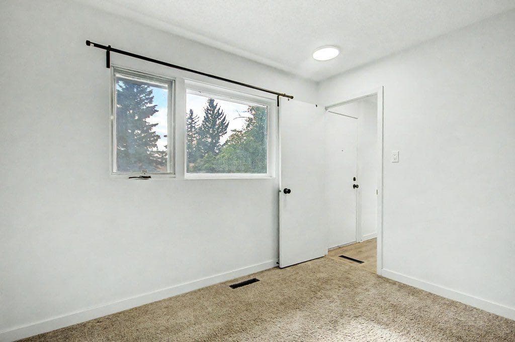 2015 Palliser Drive SW