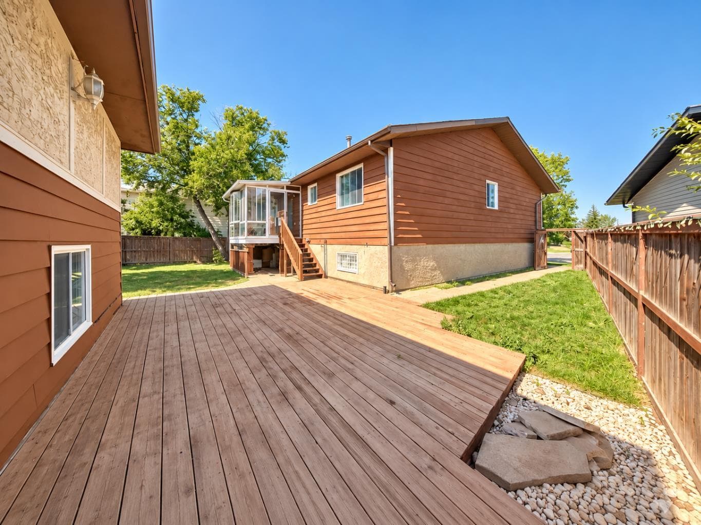 27 Castlebrook Court NE