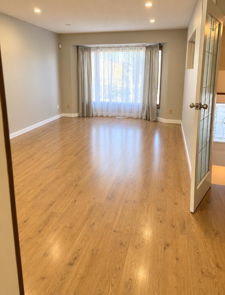 27 Castlebrook Court NE