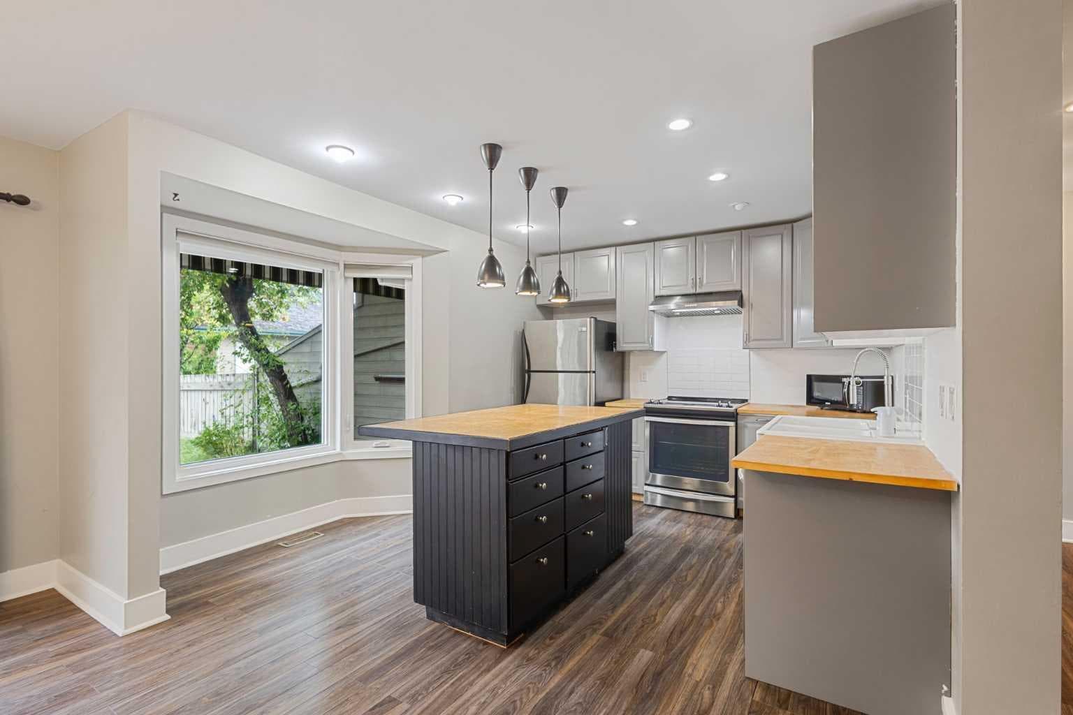 40 Edgemont Estates Road NW