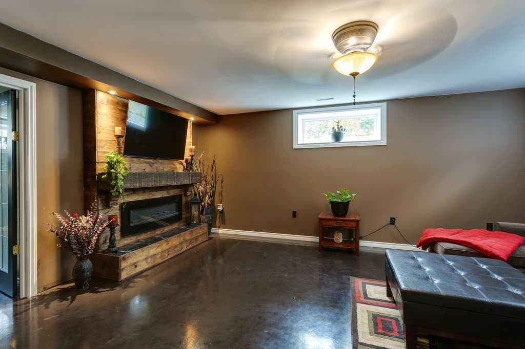 35 Bow Ridge Crescent 