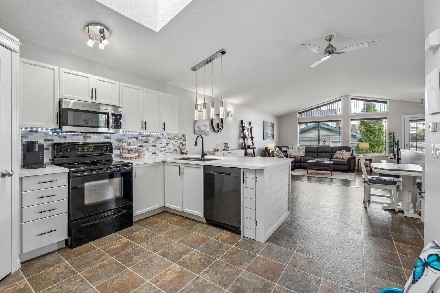 2046 New Brighton Gardens SE