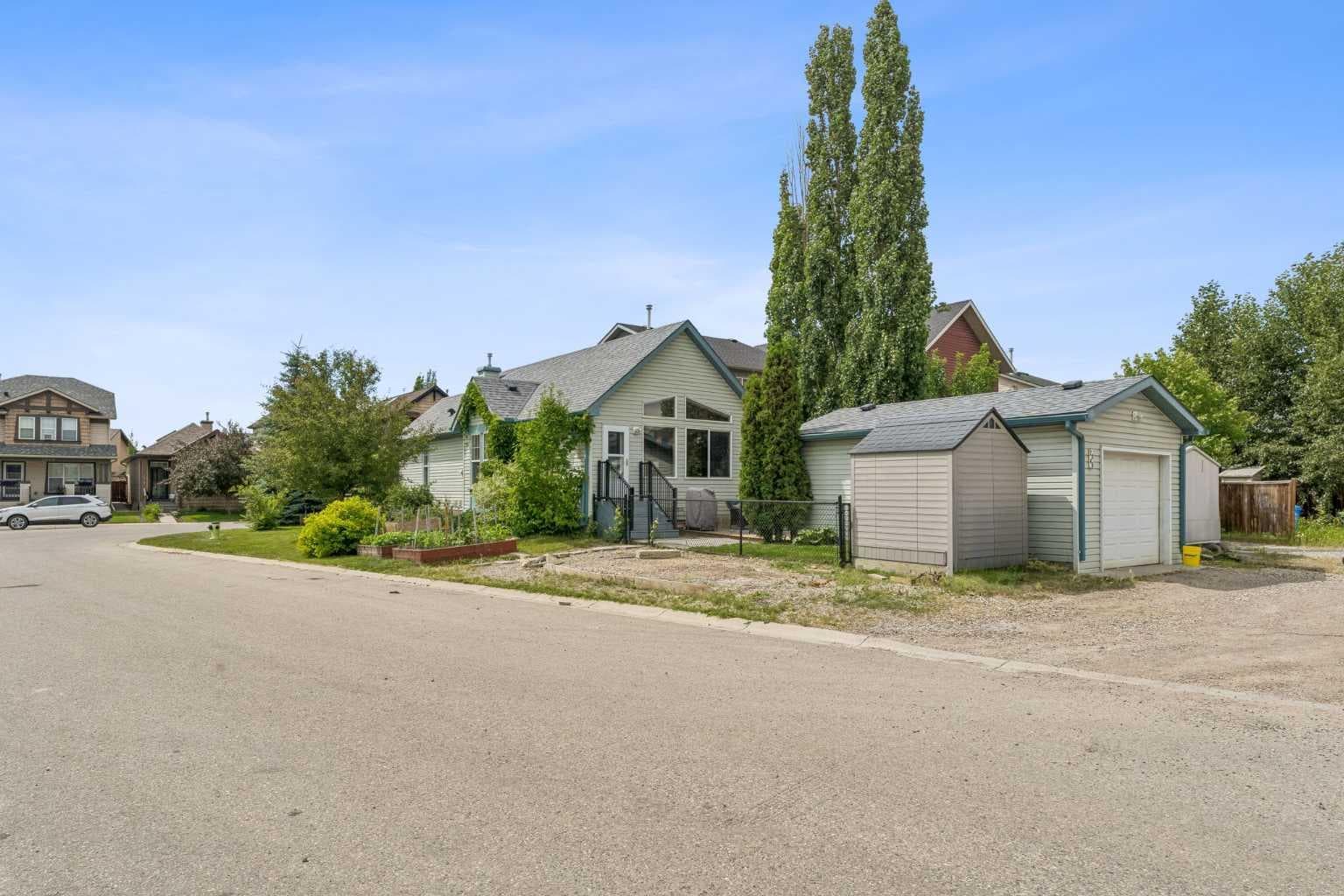 2046 New Brighton Gardens SE