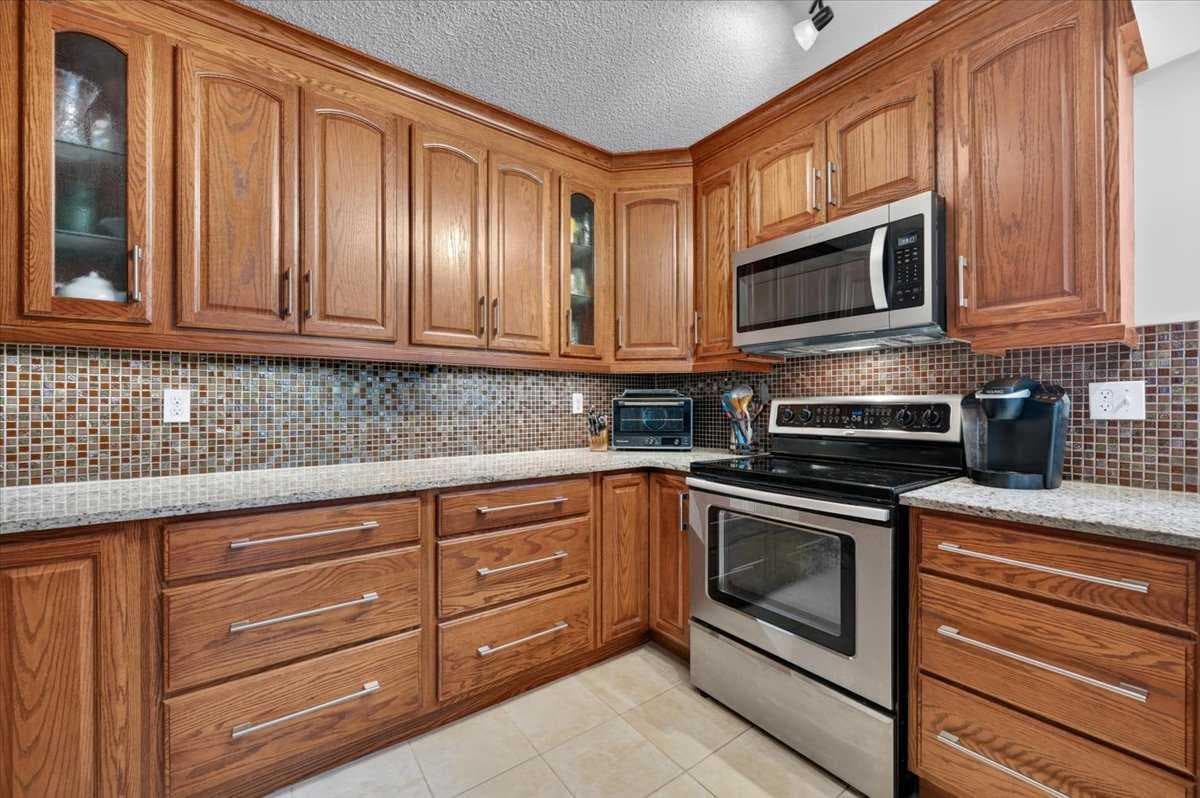49 Hidden Valley Crescent  NW