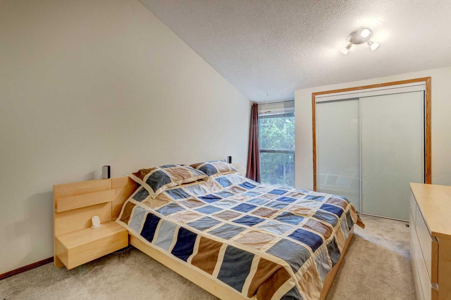 386 Brae Glen Crescent SW
