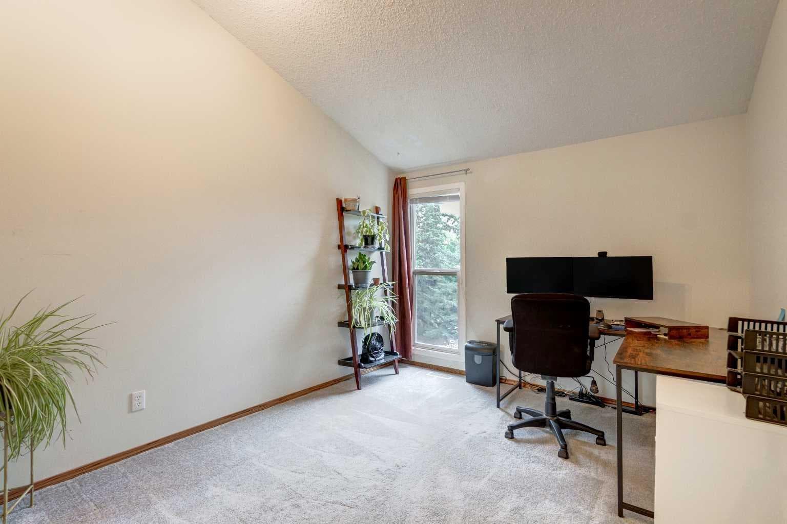 386 Brae Glen Crescent SW