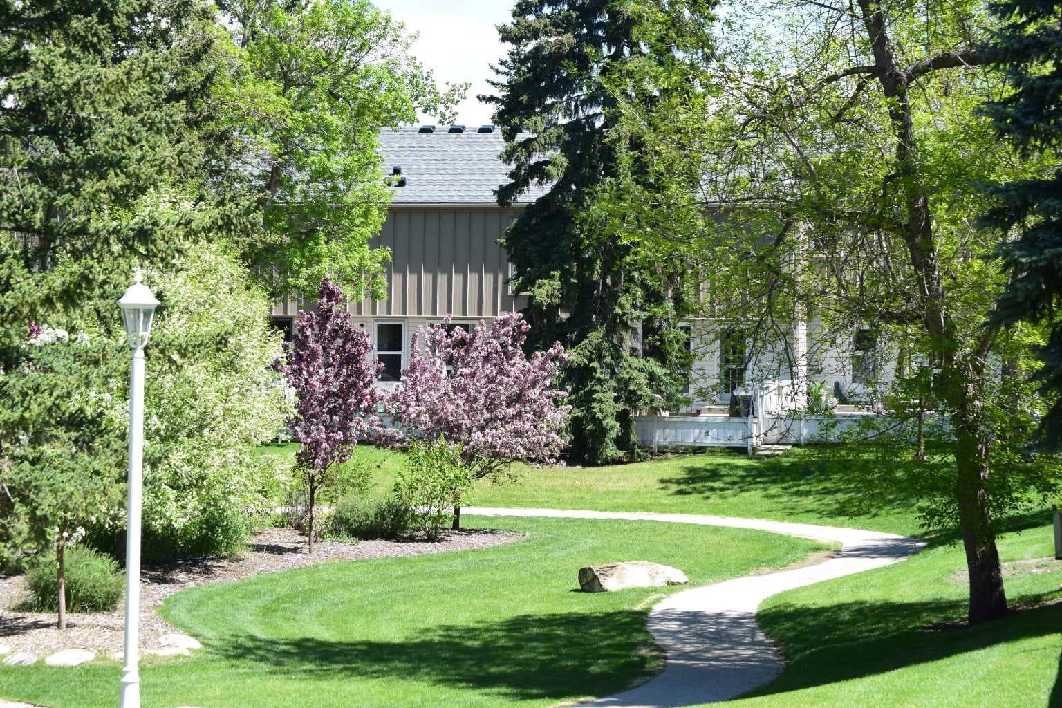 386 Brae Glen Crescent SW