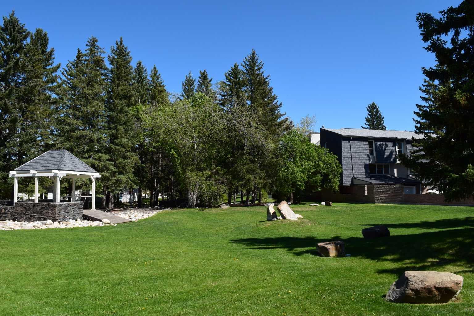 386 Brae Glen Crescent SW