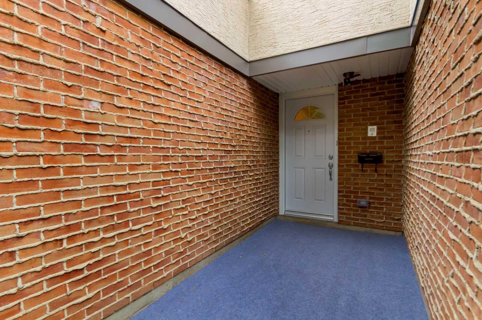 386 Brae Glen Crescent SW