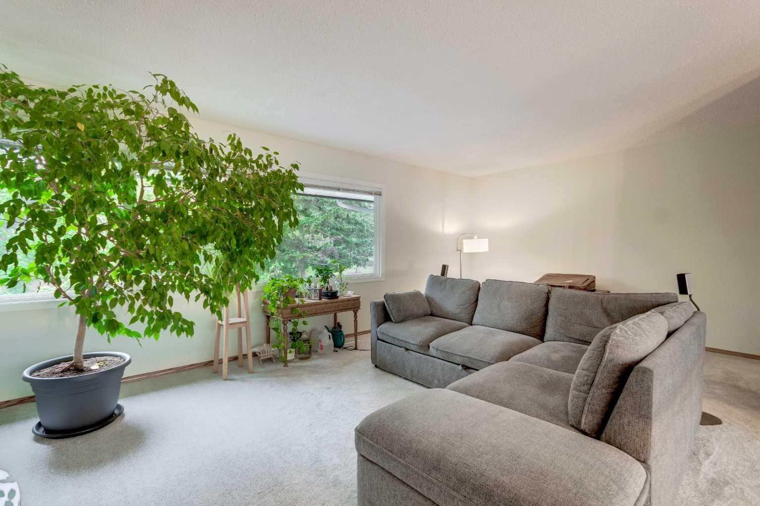 386 Brae Glen Crescent SW