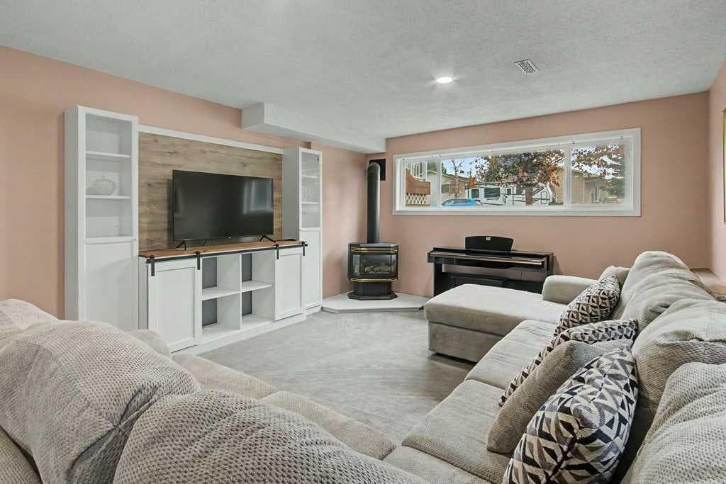 421 Big Springs Drive SE