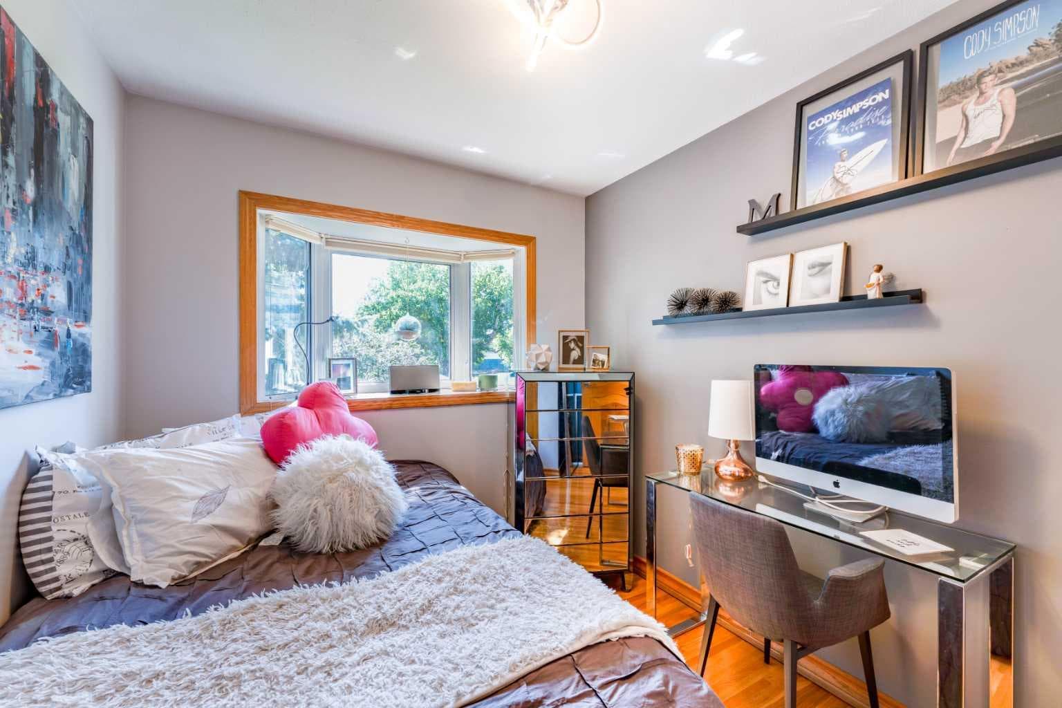 52 Windermere Road SW