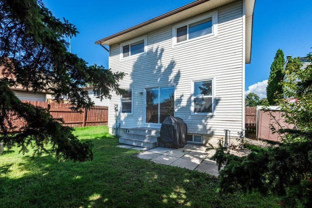 155 Bracewood Way SW
