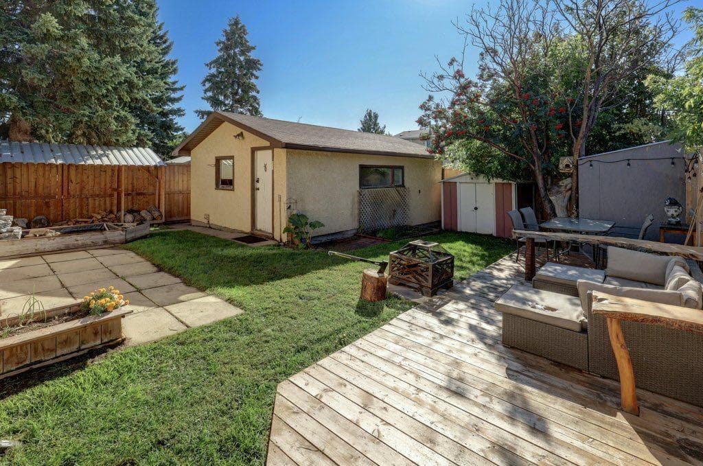 31 Castledale Way NE