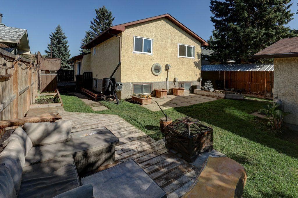 31 Castledale Way NE