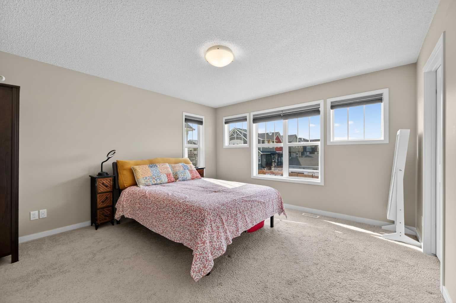 15 Fireside Crescent 