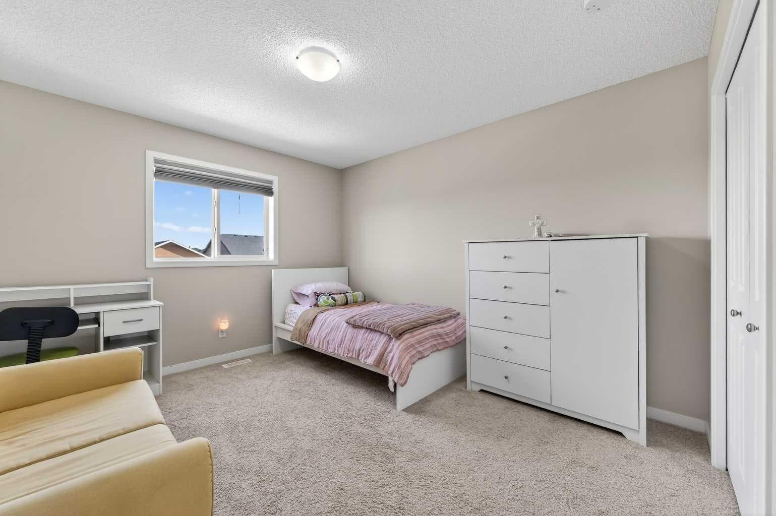 15 Fireside Crescent 