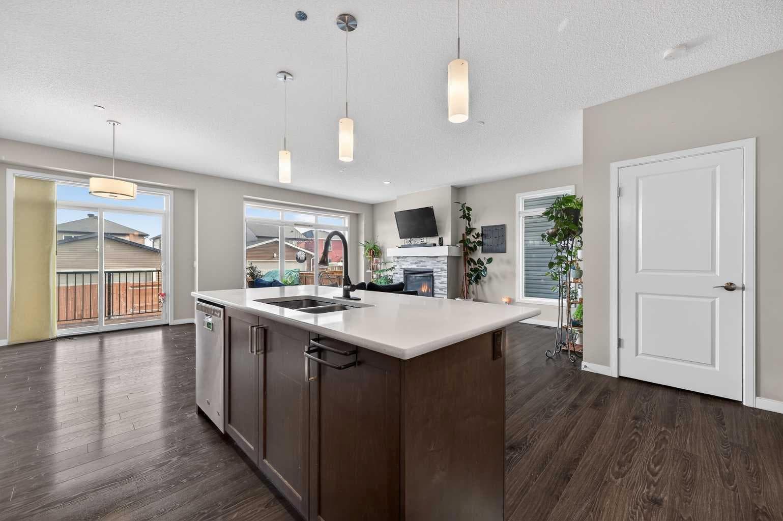 15 Fireside Crescent 